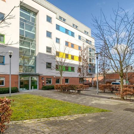 Bright & Central Studio In Luton, Sleeps 2 Luton  Bagian luar foto