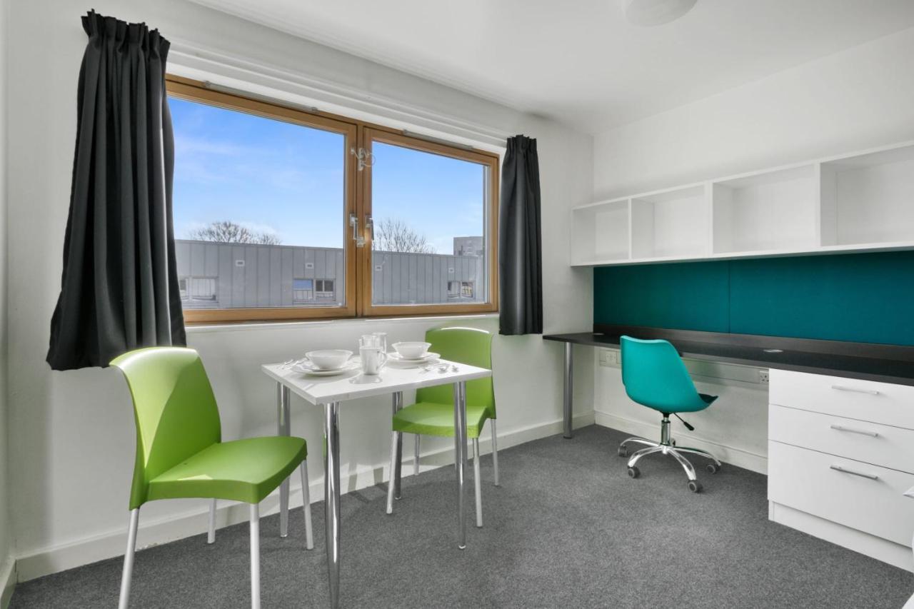 Bright & Central Studio In Luton, Sleeps 2 Luton  Bagian luar foto