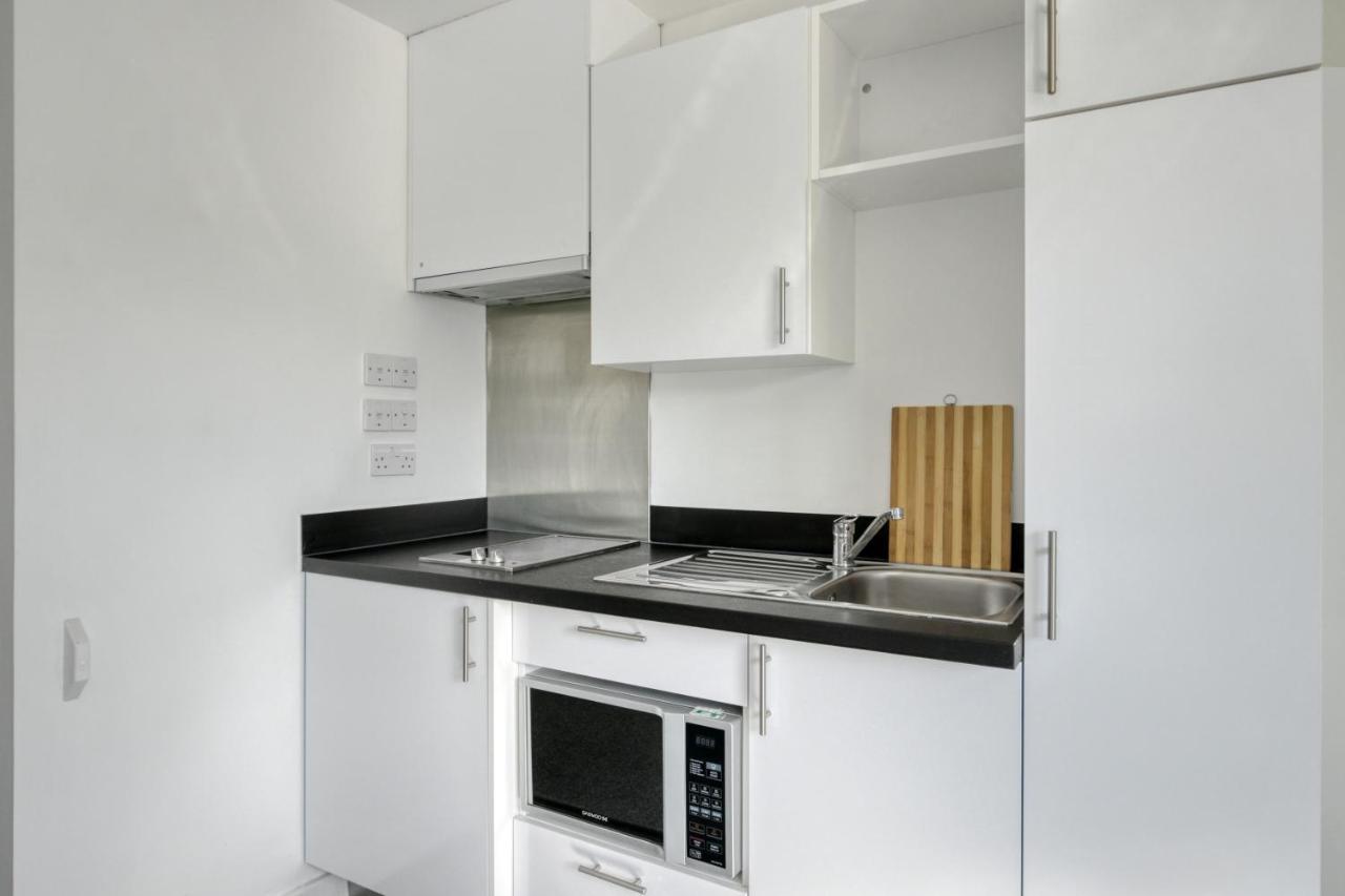 Bright & Central Studio In Luton, Sleeps 2 Luton  Bagian luar foto