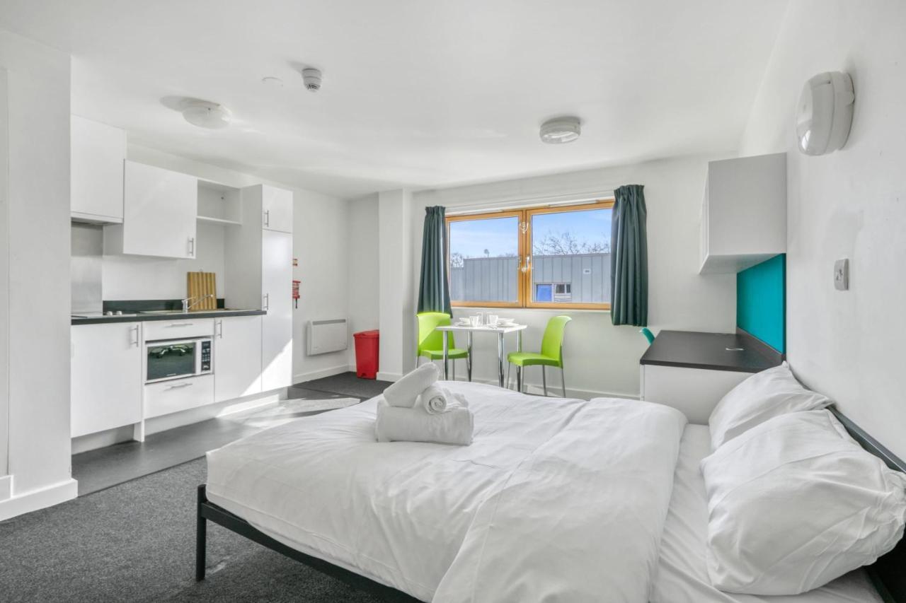 Bright & Central Studio In Luton, Sleeps 2 Luton  Bagian luar foto