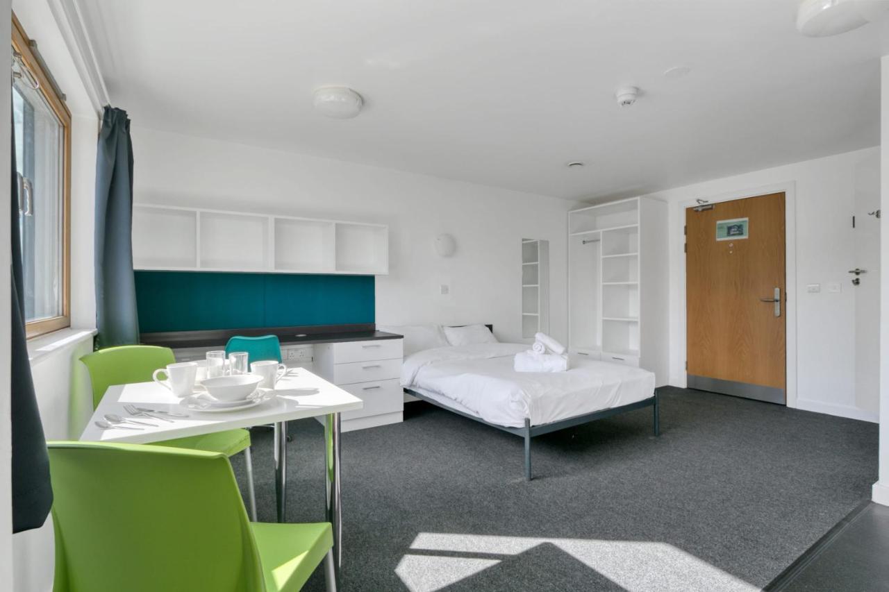 Bright & Central Studio In Luton, Sleeps 2 Luton  Bagian luar foto