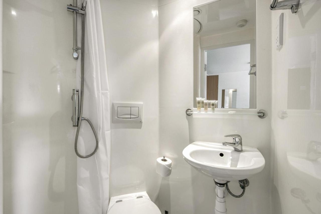 Bright & Central Studio In Luton, Sleeps 2 Luton  Bagian luar foto