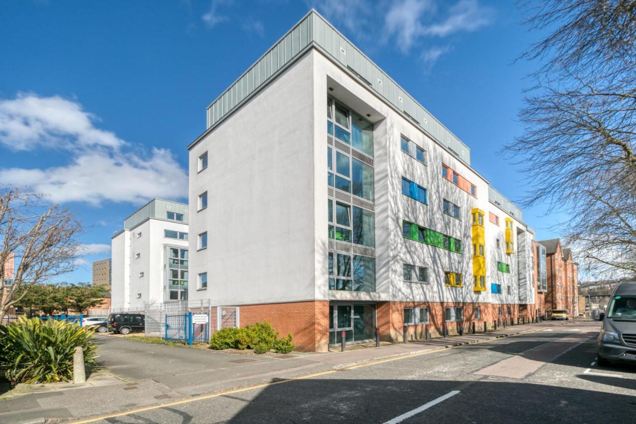 Bright & Central Studio In Luton, Sleeps 2 Luton  Bagian luar foto